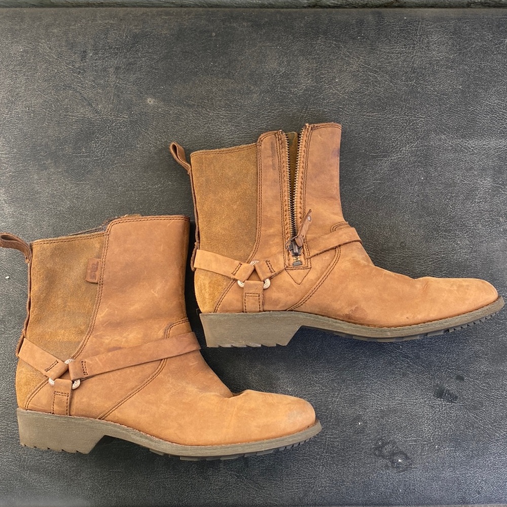 Teva De La Vina Waterproof Leather Harness Boots. Sz. 8